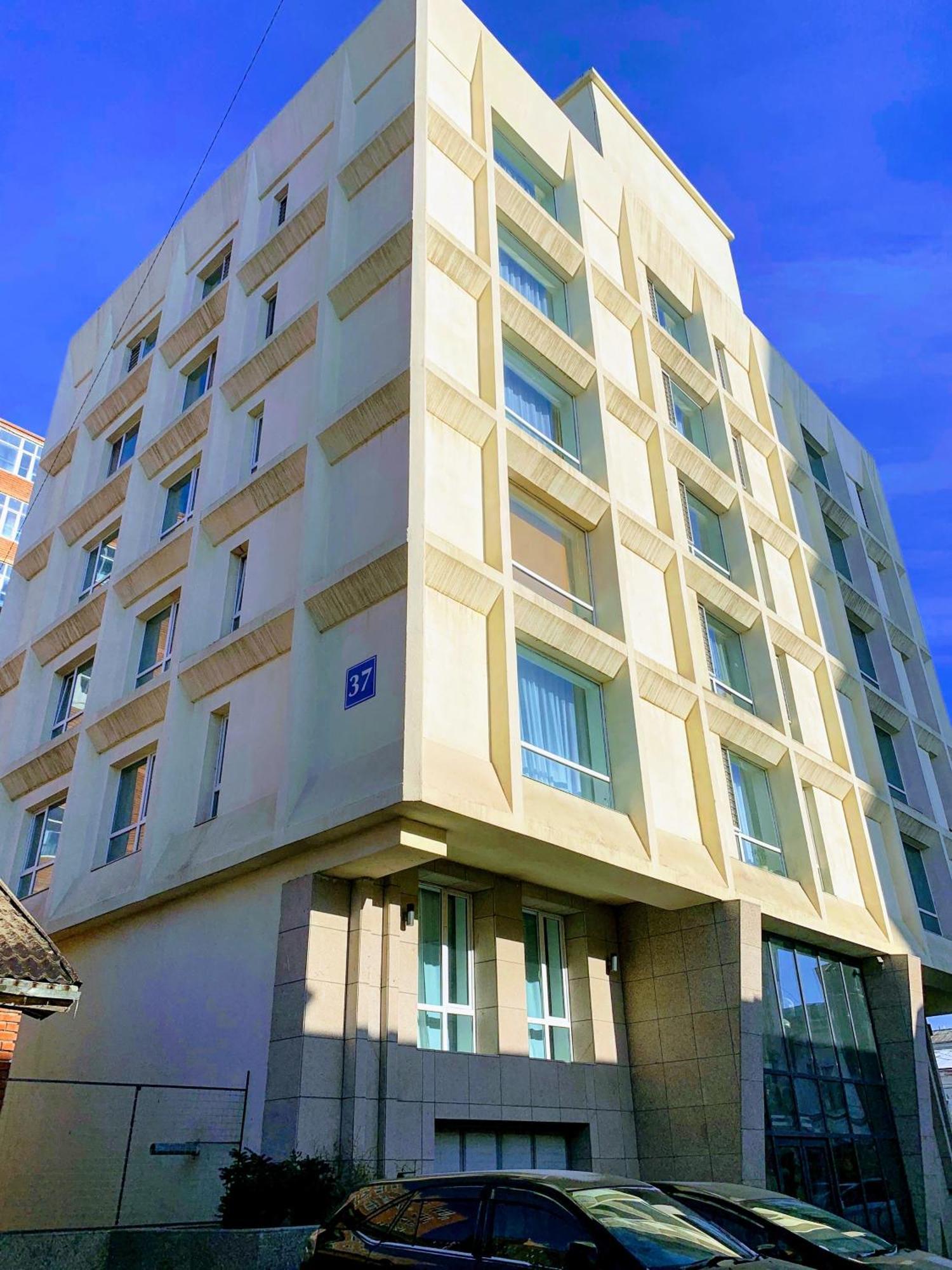 City Center Double Bedroom With Private Bathroom, Shared Kitchen 울란바토르 외부 사진
