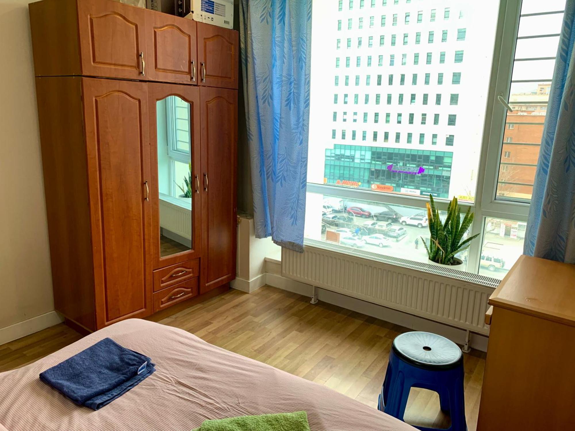 City Center Double Bedroom With Private Bathroom, Shared Kitchen 울란바토르 외부 사진